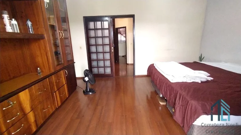 Imagem (Permuta ou financiamento) Casa a venda com amplo terreno, 04 quartos c/suíte, 05 vagas, salão de festas, no Tarumã em Curitiba PR