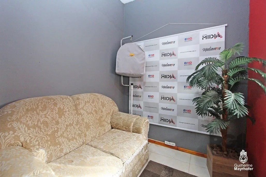 Imagem Casa de 250m² Para comprar no Bairro Mont Serrat Por R$1.120.000,00