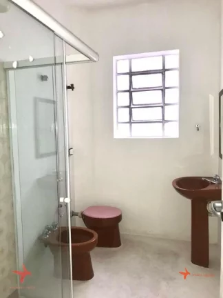 Imagem Casa comercial assobradada em Pinheiros, São Paulo-SP: 7 salas, 2 banheiros, 4 vagas de garagem, 320m² de área.