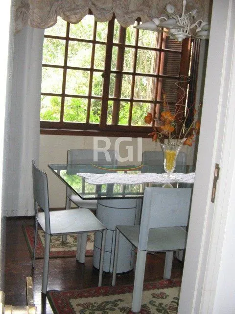 Imagem Casa para Venda - 260m², 3 dormitórios, sendo 1 suites, 7 vagas - Nonoai
