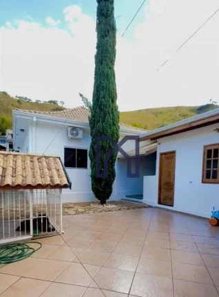 Imagem Casa com 3 dormitórios à venda, 146 m² por R$ 720.000,00 - São Sebastião - Itajubá/MG