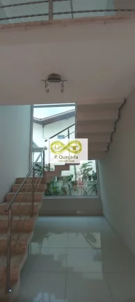 Imagem Casa com 03 suítes disponível para locação!