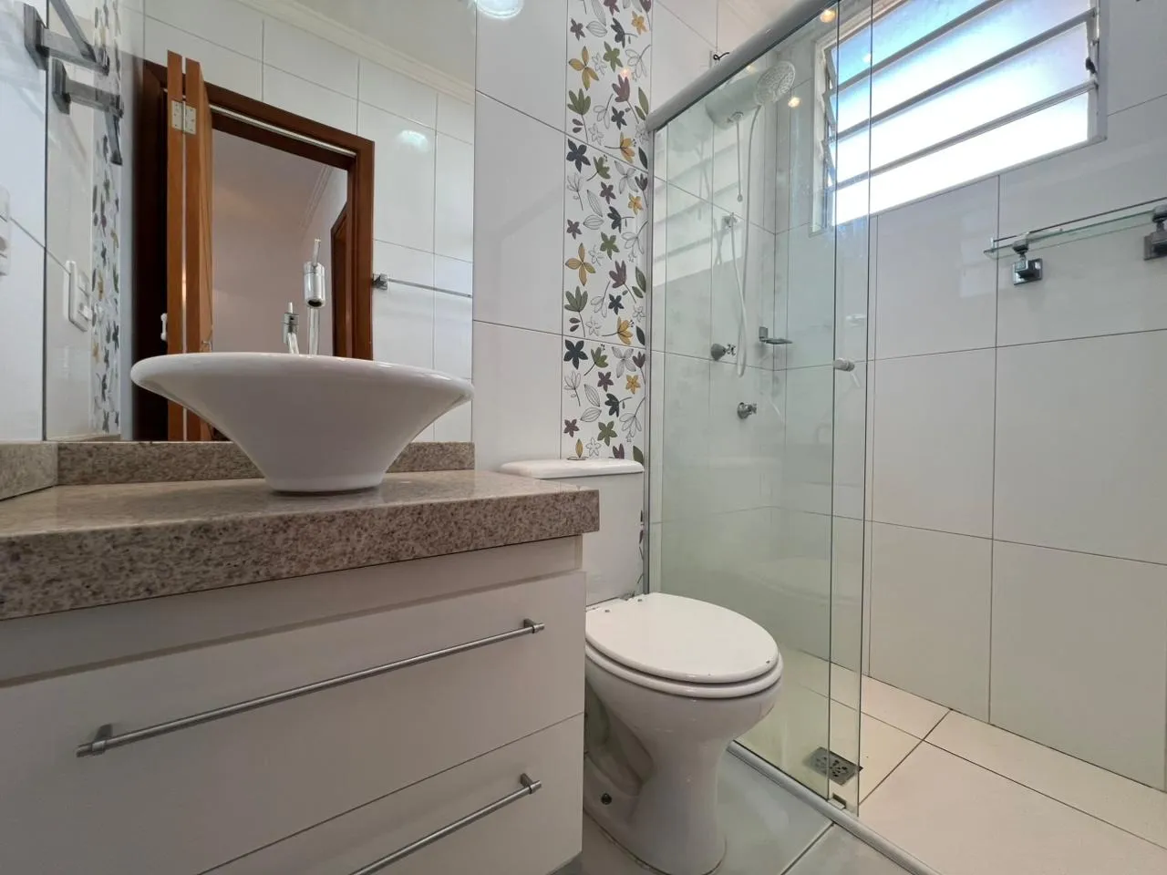 Imagem Linda casa mobiliada no Condomínio Village Salermo de 150m²