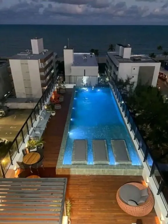 Imagem Flat moderno no Jardim Oceania com jacuzzi privativa, totalmente mobiliado, lazer na cobertura e localização privilegiada em João Pessoa.