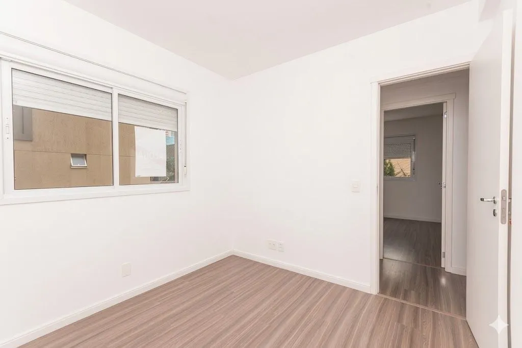 Imagem Apartamento com 02 dormitórios e 01 vaga no Bairro Jardim Carvalho Porto Alegre