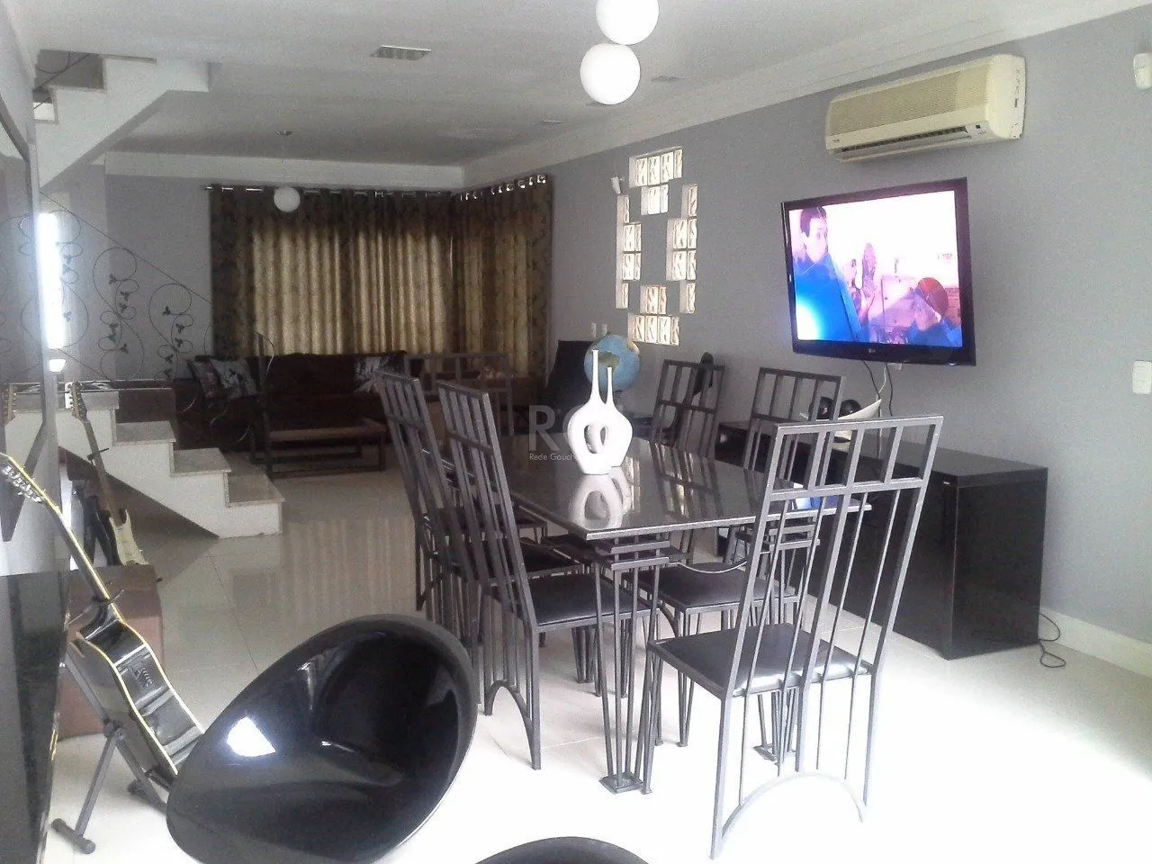 Imagem Casa para Venda - 272m², 3 dormitórios, sendo 1 suítes, 2 vagas - Hípica