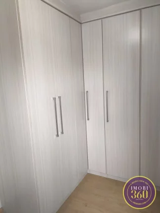 Imagem Condomínio fechado com 02 dormitórios e 01 suíte com 02 vaga de garagem