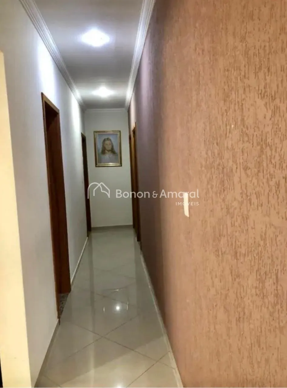 Imagem Casa térrea em Condomínio fechado