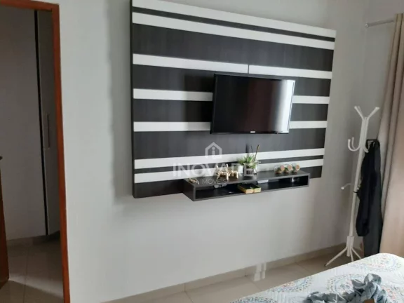 Imagem Casa com 3 dormitórios à venda, 230 m² por R$ 750.000,00 - Jardim Leonora - Itumbiara/GO