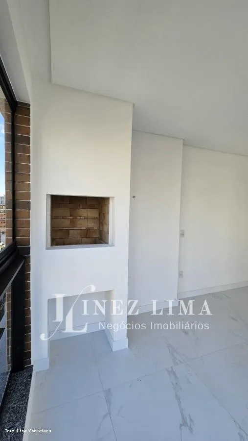 Imagem Apartamento 3 dormitórios para Venda em Itapema, Meia Praia, 3 dormitórios, 2 suítes, 3 banheiros, 2 vagas