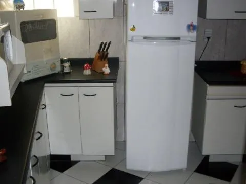 Imagem VENDA DE CASA ASSOBRADADA EM GUARULHOS A/T140m² A/C200m²,distribuídos em 4 dormitorios sendo 1 suite (todos com armários ),sala 3 ambientes ,cozinha p