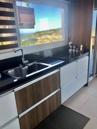 Imagem Imperdível Casa de Alto Padrão com Vista para Mar, Lagoa e Cidade em Garopaba-SC!