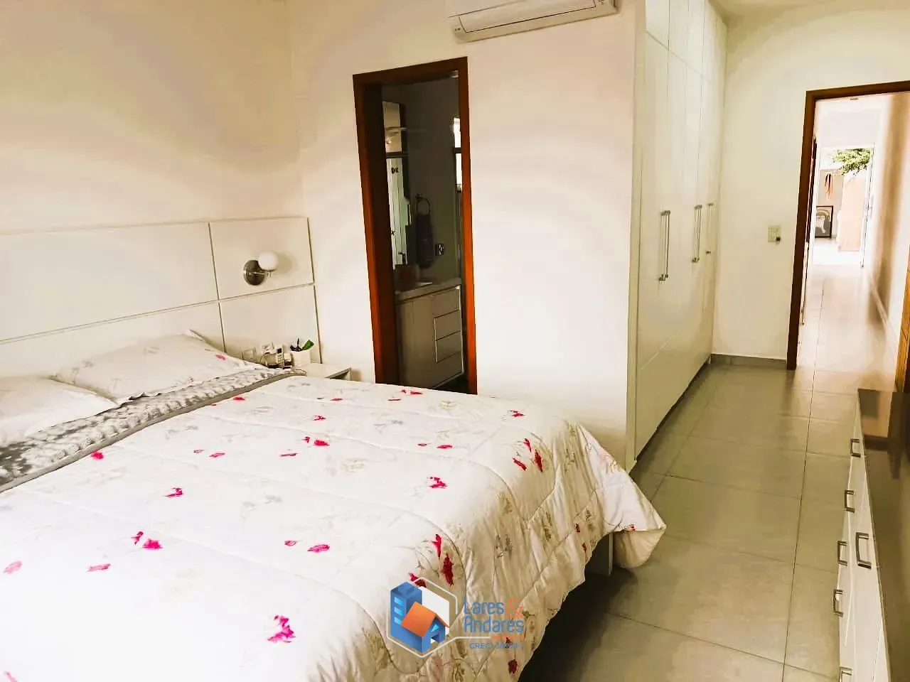 Imagem SOBRADO IMPECÁVEL À VENDA COM 250 M², 3 DORMS (1 SUÍTE), COZINHA INTEGRADA COM ÁREA GOURMET, MÓVEIS PLANEJADOS E 2 VGS - VILA PRUDENTE, SÃO PAULO, SP.