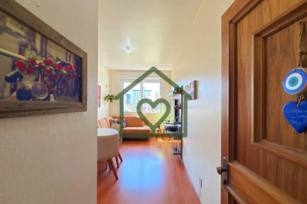 Imagem Este apartamento de 55m² privativos, totalmente reformado, é ideal para quem busca conforto, funci...