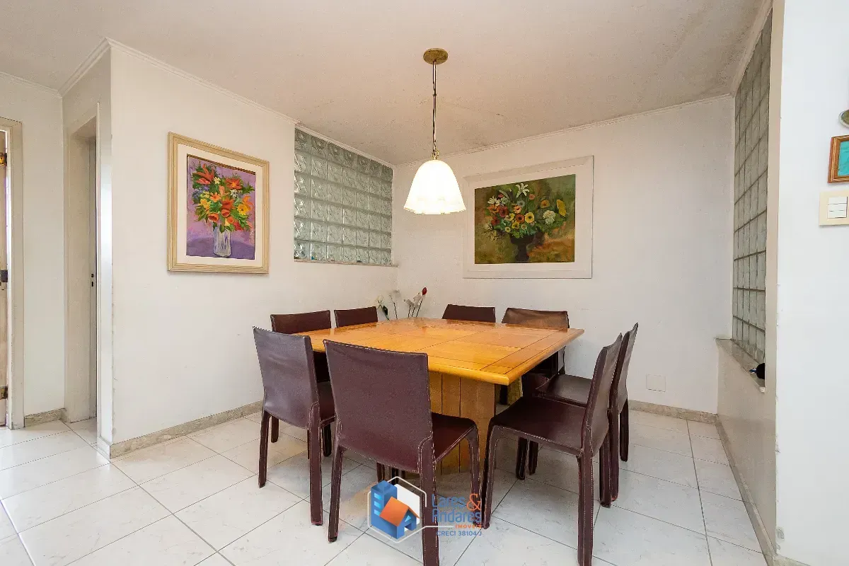 Imagem Sobrado para venda em Vila Madalena com 5 quartos, sendo 2 suítes, 256m²