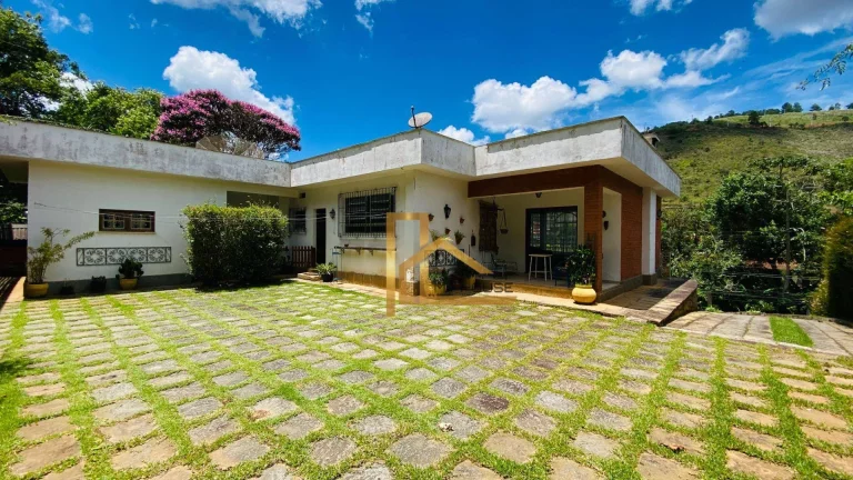 Imagem Casa linear com 3 dormitórios 2 suítes à venda, 284 m² Com lazer privativo - Albuquerque - Teresópolis/RJ