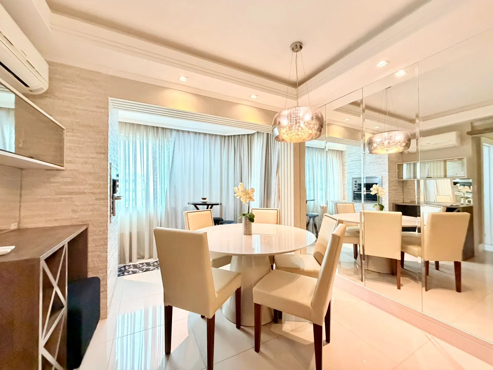 Imagem Apartamento com vista para o mar à venda com 142m2 por R$ 2.500.000,00