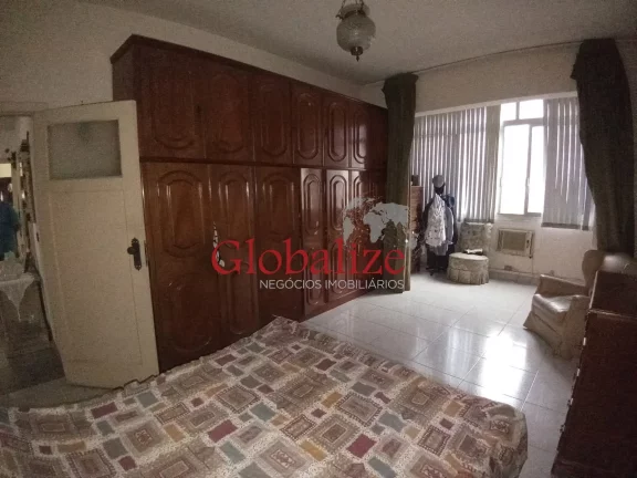 Imagem Apartamento à venda com 176m², 3 quartos, 1 suíte, 2 vagas no Gonzaga em Santos por R$799.000,00