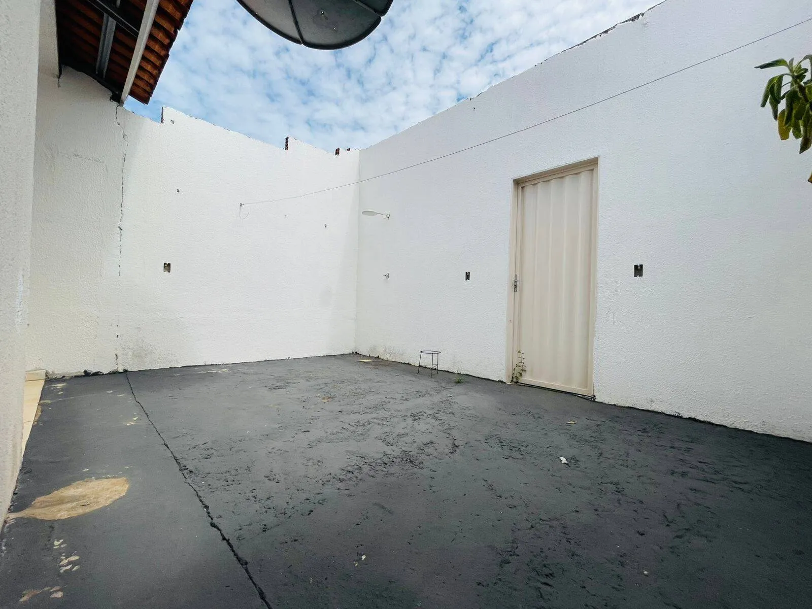 Imagem Casa 2 Quartos sendo 1 Suíte Condomínio Rio Manso Bairro Jardim Imperial