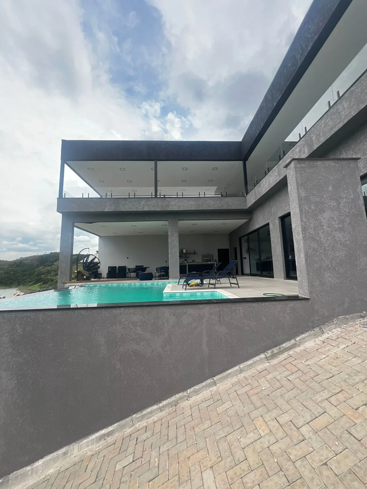 Imagem Luxuosa Casa de 700m² em Santa Isabel - Beira da Água com 6 Suítes