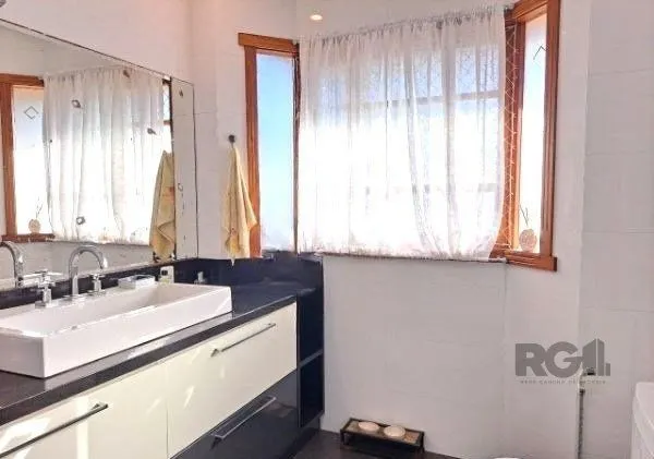 Imagem Casa em condomínio em Ipanema de 3 dormitórios e 2 vagas