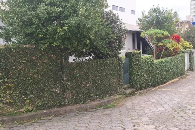 Imagem TLL 399 Lote 590441044-59 - Terreno à venda no bairro Trindade - Florianópolis/SC