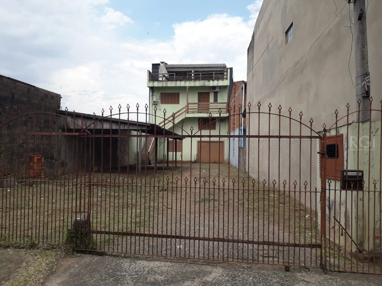 Imagem Casa para Venda - 350m², 3 dormitórios, sendo 1 suites, 9 vagas - Vila Silveira Martins