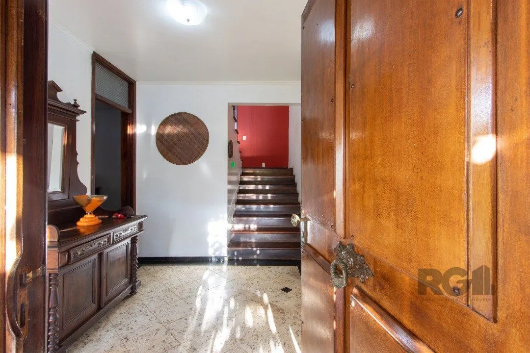 Imagem Casa em condomínio que possui 3 dormitórios, sendo 1suíte, lavabo, escritório, possibilidade de um 4 dormitório,