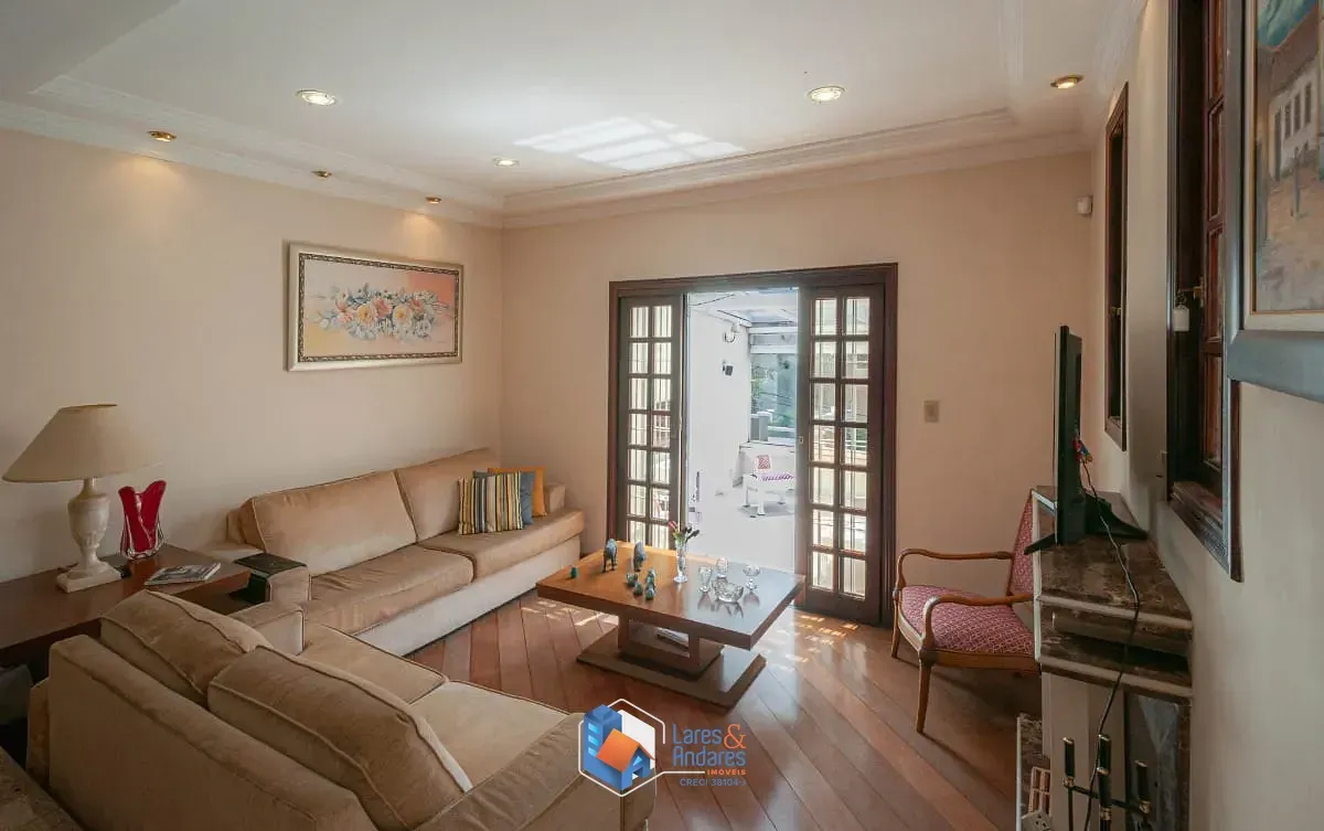 Imagem Sobrado para venda em Tremembé com 4 quartos, sendo 2 suítes, 236m²