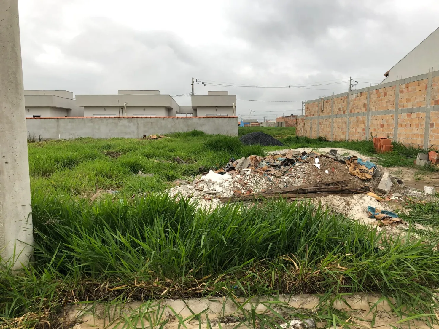 Imagem Terreno à venda 250M², Residencial e Comercial Portal dos Eucaliptos, Pindamonhangaba - SP