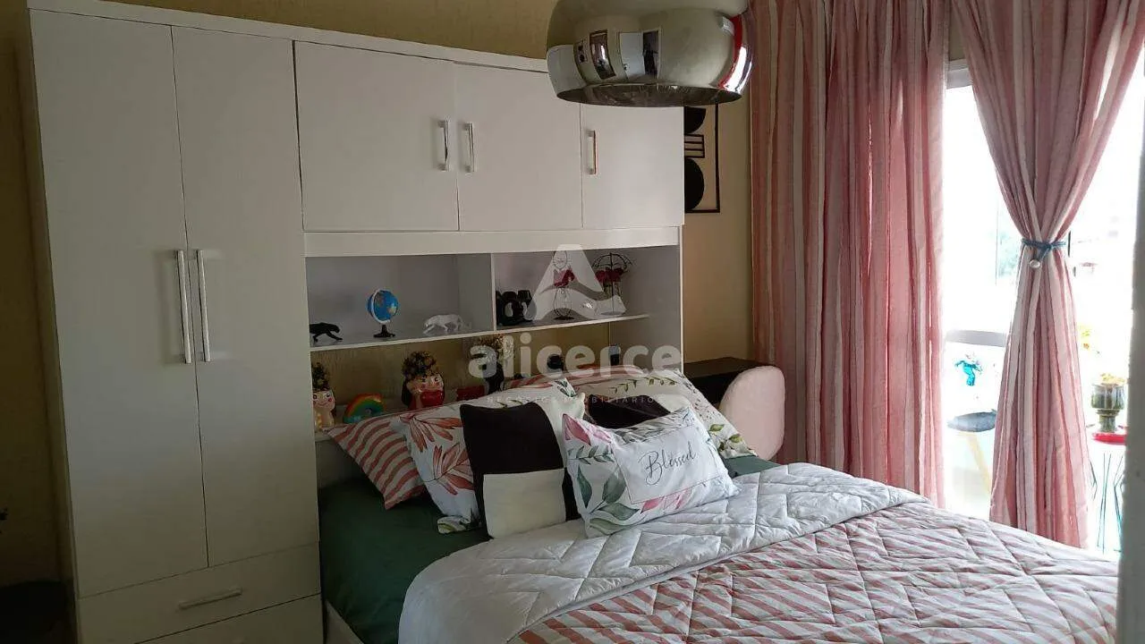 Imagem Apartamento Duplex à venda com 3 quartos 1 suíte, 135m² em Barreiros São José