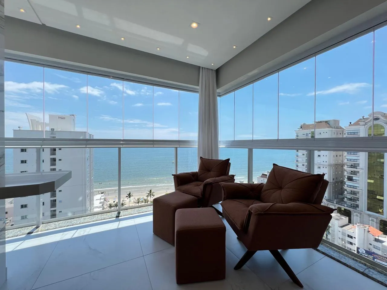 Imagem Apartamento com vista para o mar à venda com 197m2 por R$ 5.300.000,00