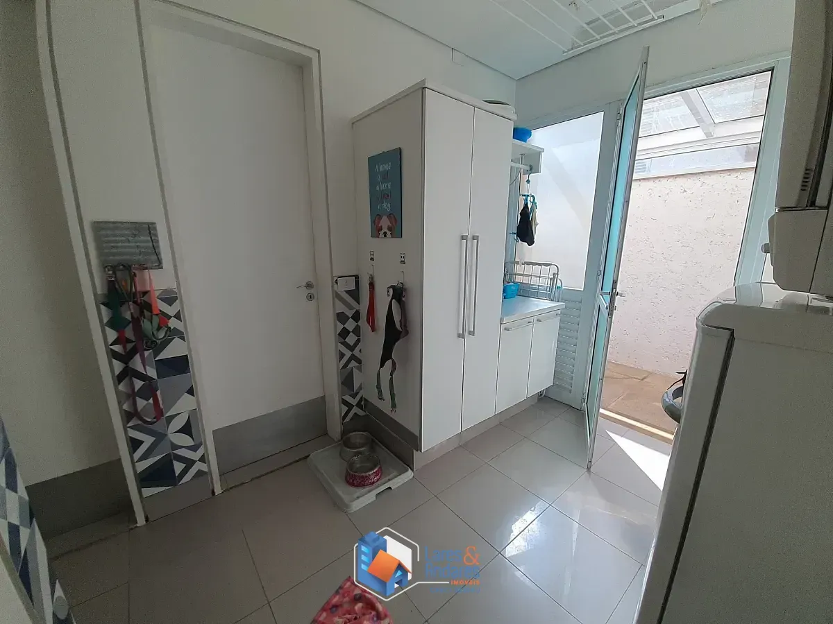 Imagem Casa no condomínio Villa Laplace para venda com 4 quartos, sendo 4 suítes, 575m²