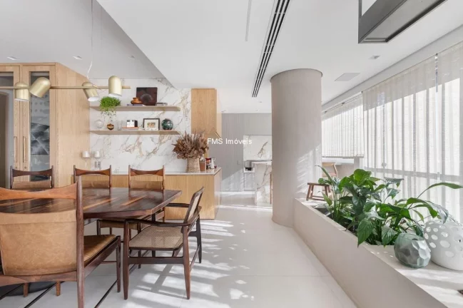 Imagem Apartamento à venda na Vila Nova Conceição, com 3 suítes, 2 salas, 4 vagas, 243 m²
