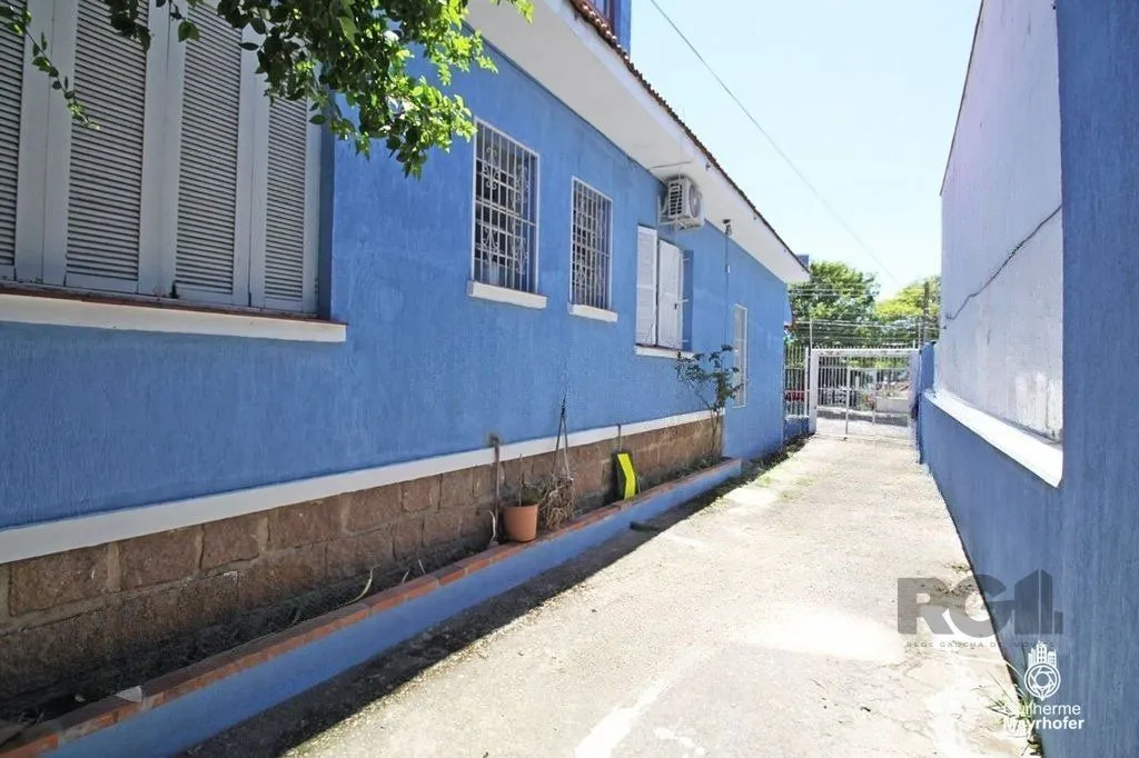 Imagem Casa de 3 dormitórios no bairro Partenon