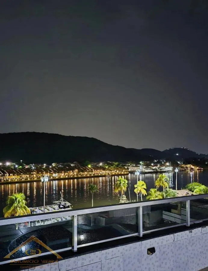Imagem Cobertura para Venda em Cabo Frio / RJ no bairro Centro