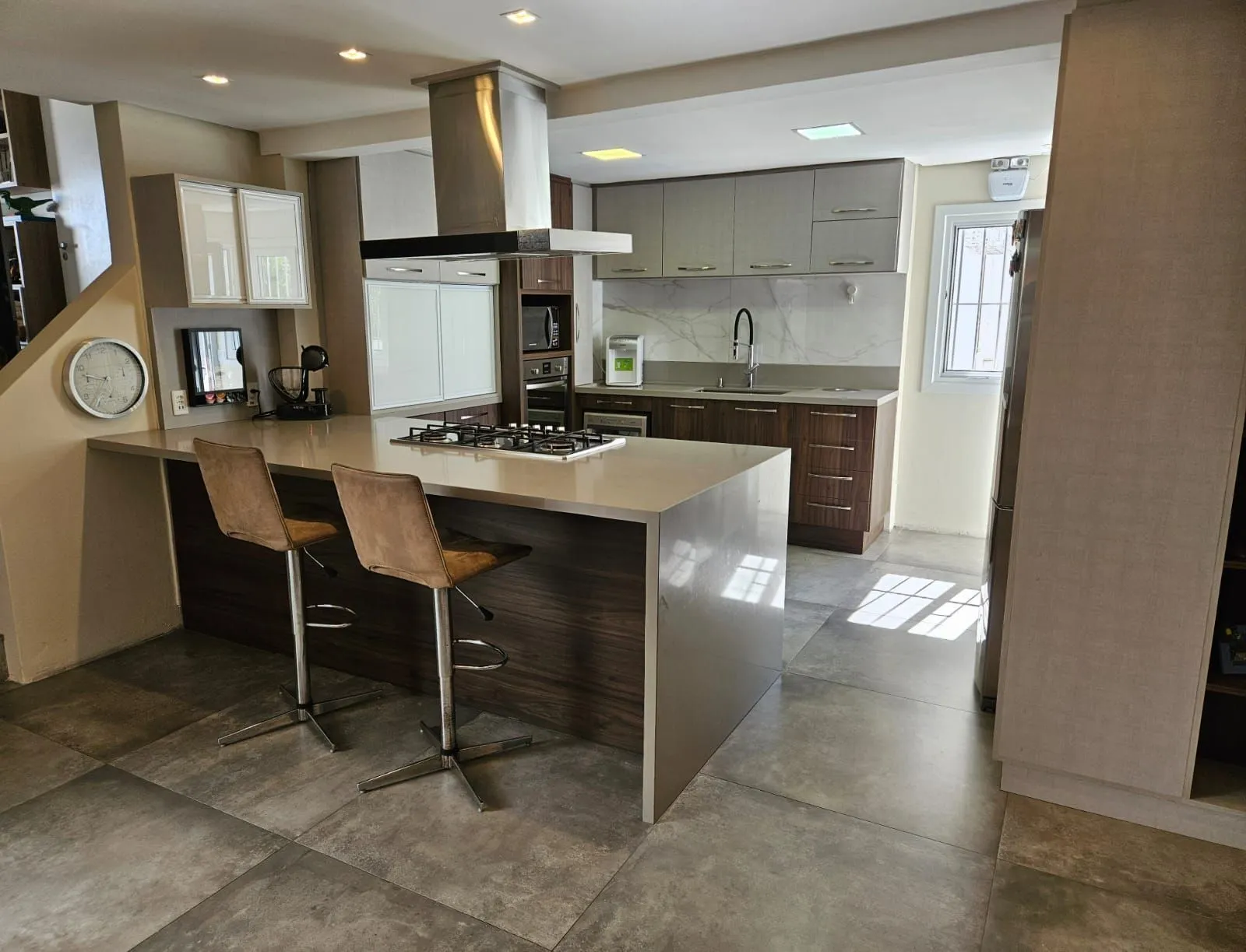Imagem Casa em Condomínio, 03 dormitórios 04 Vagas, 229m² na Tristeza, Porto Alegre, RS!!