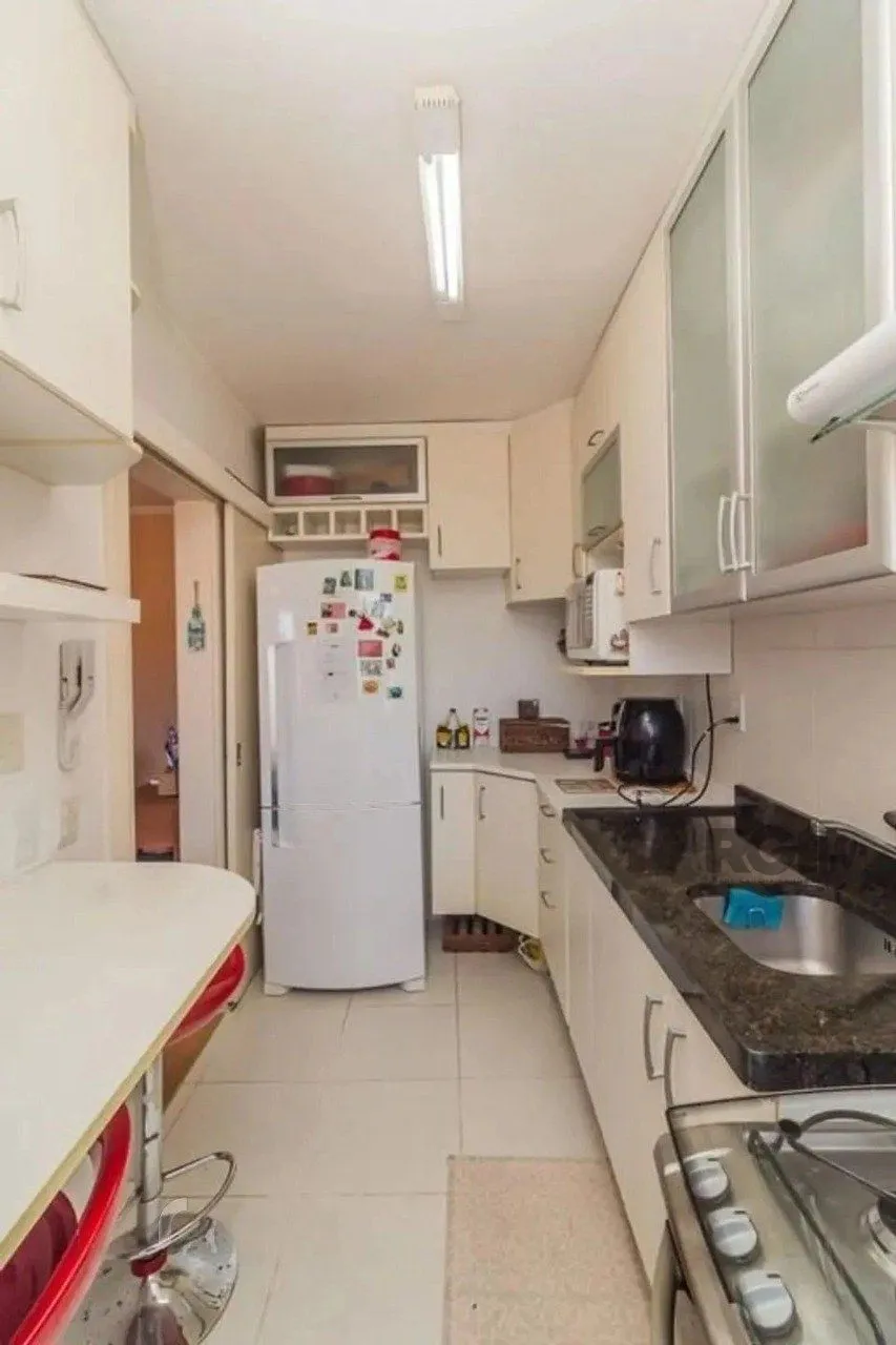 Imagem Apartamento com 02 quartos com 01 vaga de garagem coberta e escriturada.