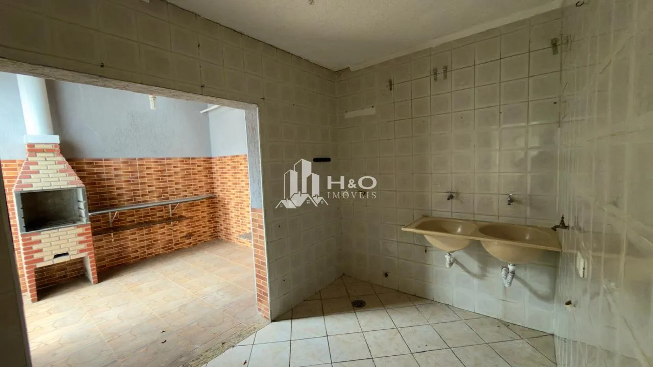 Imagem Sobrado à Venda Próximo ao Parque do Carmo - 2 Suítes, Ar-Condicionado, Churrasqueira e 2 Vagas