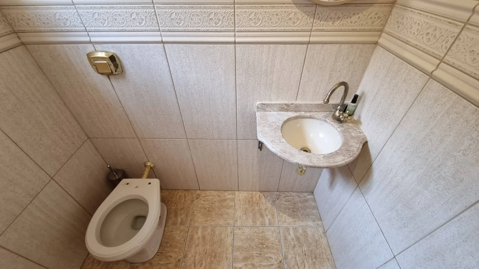 Imagem Oportunidade: Linda Casa Reformada no Alphaville Residencial 9