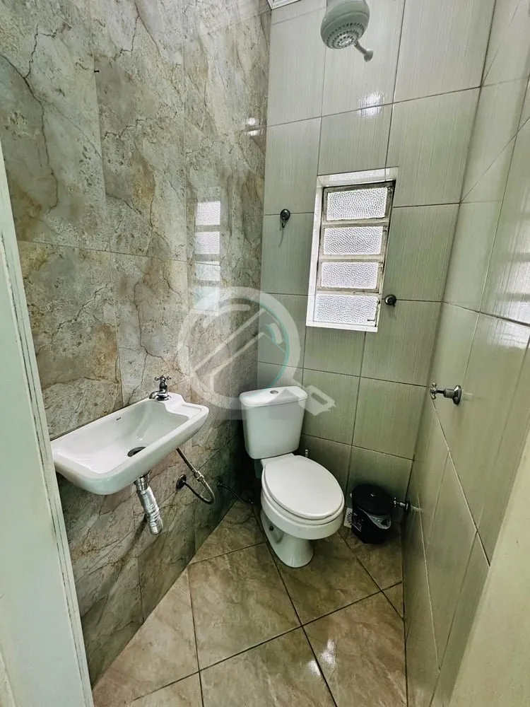 Imagem Casa, 2 pisos, no bairro Floresta, com 4 dormitórios, sala ampla, cozinha, 3 banheiros, lavabo. Vag...