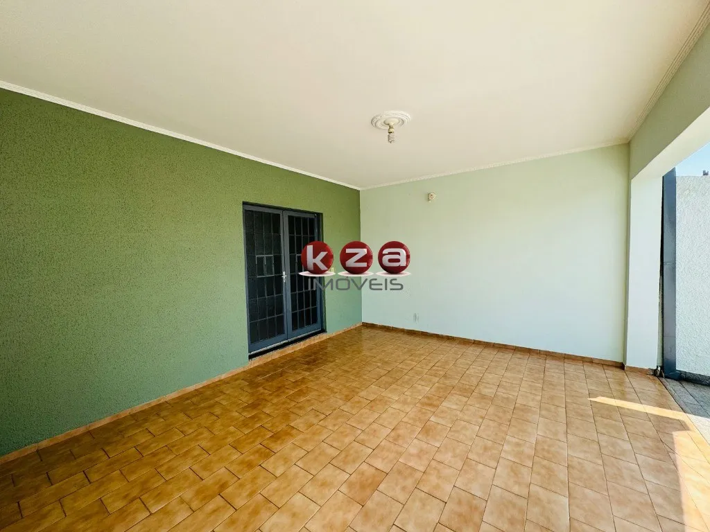 Imagem Imperdível Casa Comercial à Venda em Valinhos-SP, Bairro Jardim Bela Vista! 3 Quartos, 2 Suítes, 2 Salas, 4 Banheiros, 4 Vagas, 230m²!