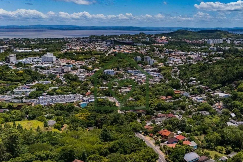 Imagem Com 10.247 m² na parte alta do bairro Vila Nova, este terreno oferece uma vista privilegiada e uma ...
