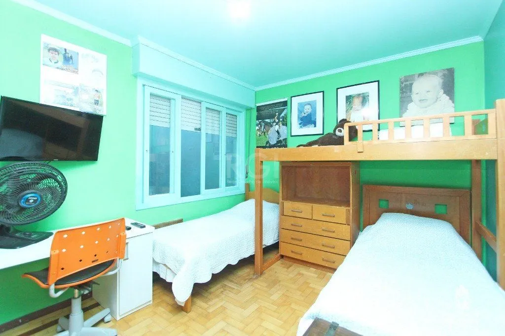Imagem Casa para Venda - 500m², 5 dormitórios, sendo 2 suites, 5 vagas - Menino Deus