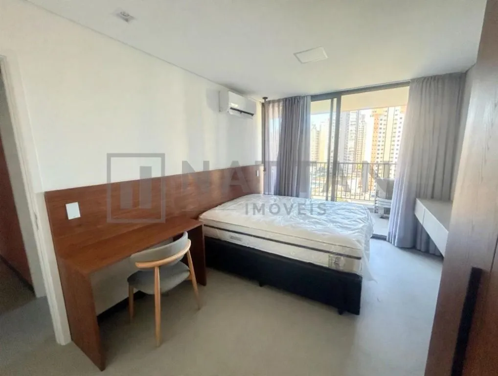 Imagem Apartamento mobiliado com varanda ampla, vista para área verde e cozinha integrada planejada