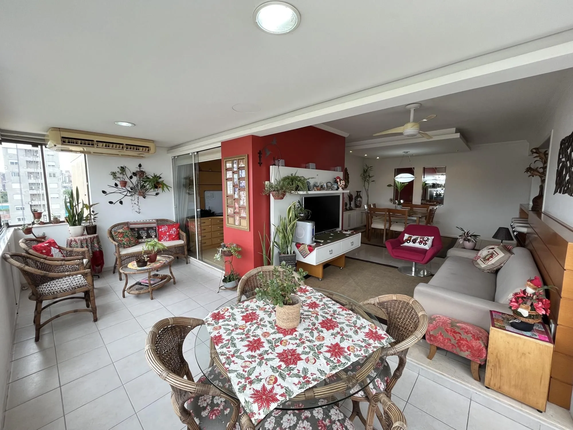 Imagem Apartamento de três dormitórios, suíte e uma vaga de garagem no bairro Santana