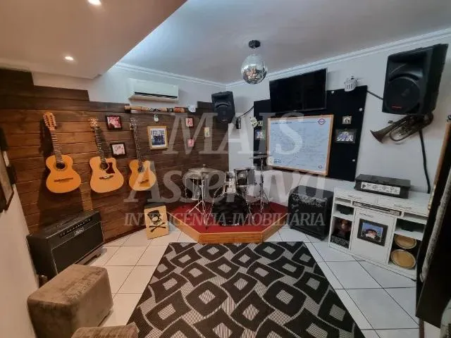 Imagem Excelente Sobrado à venda no bairro Nossa Sra. das Graças em Canoas - 2 Vagas