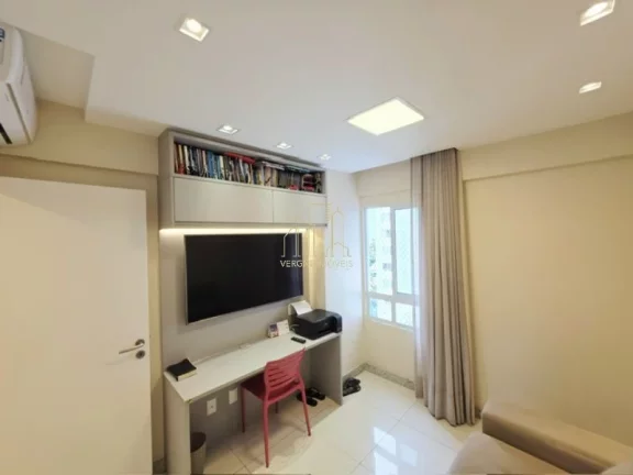 Imagem Amplo apartamento decorado com quatro quartos varanda a venda no cidade jardim