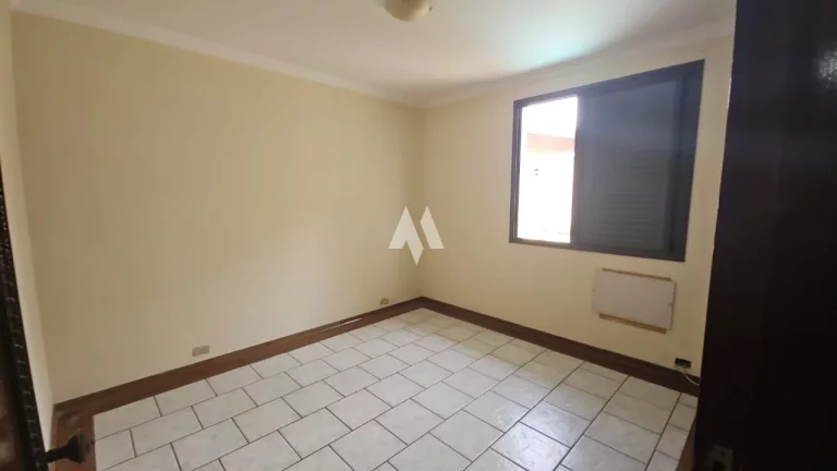 Imagem Casa com 4 dormitórios + 1 suíte + edícula em Ponta da Praia, Santos/SP