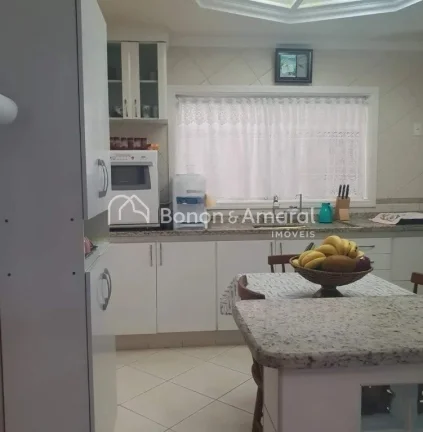 Imagem Linda casa à venda no Condomínio Mirante do Lenheiro, com 3 dormitórios, incluindo 1 suíte. Todo...